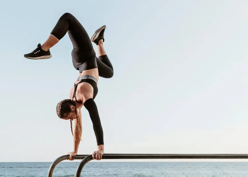 Efficient Mountain Climber Workouts for Strength and Endurance | Heavy Duty Hangers by Tough Hook Mountain Climber Workouts